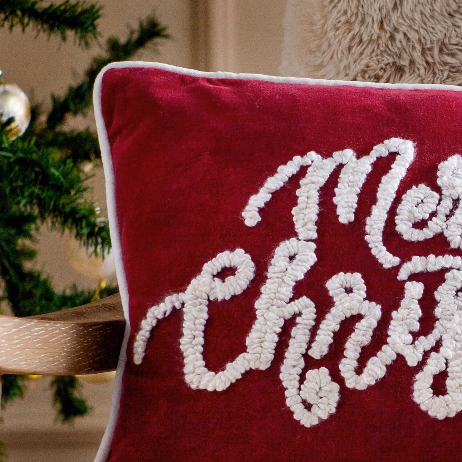 Paoletti Winter Merry Christmas Red Cotton Velvet Decorative Cushion, W/H: 50 x 35 cm – 2