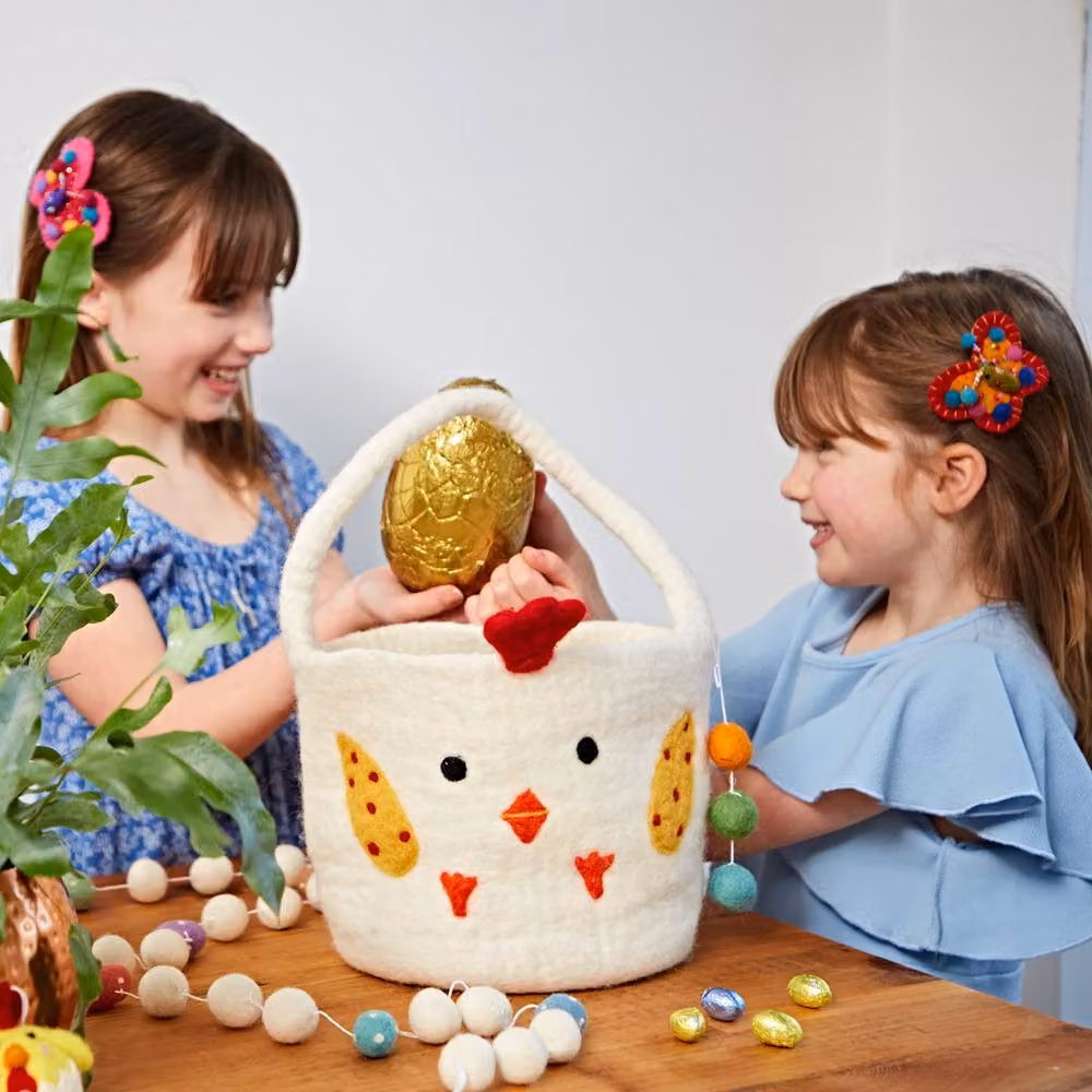 Paper High Easter Chicken Basket with Colourful Ball Charms in White – 2