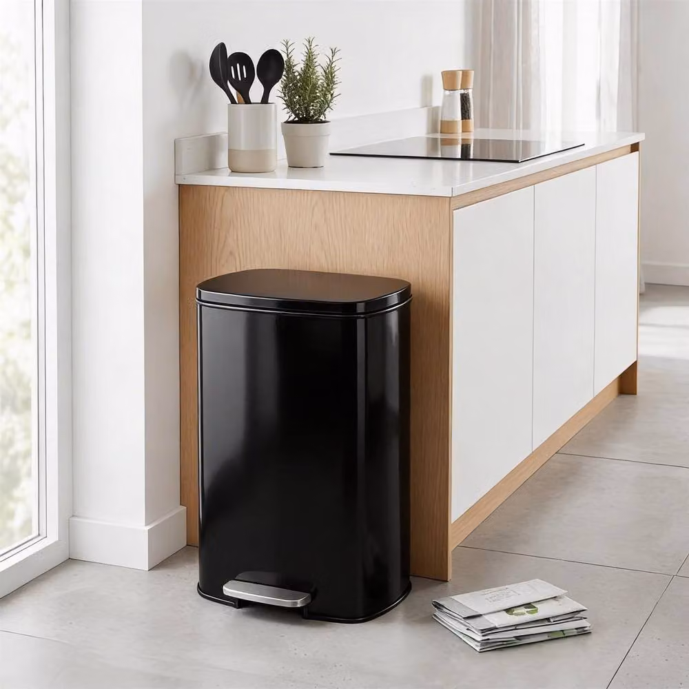 Harbour Housewares Square Stainless Steel Kitchen Pedal Bin with Soft Close and Removable Inner Bucket in Black – 2