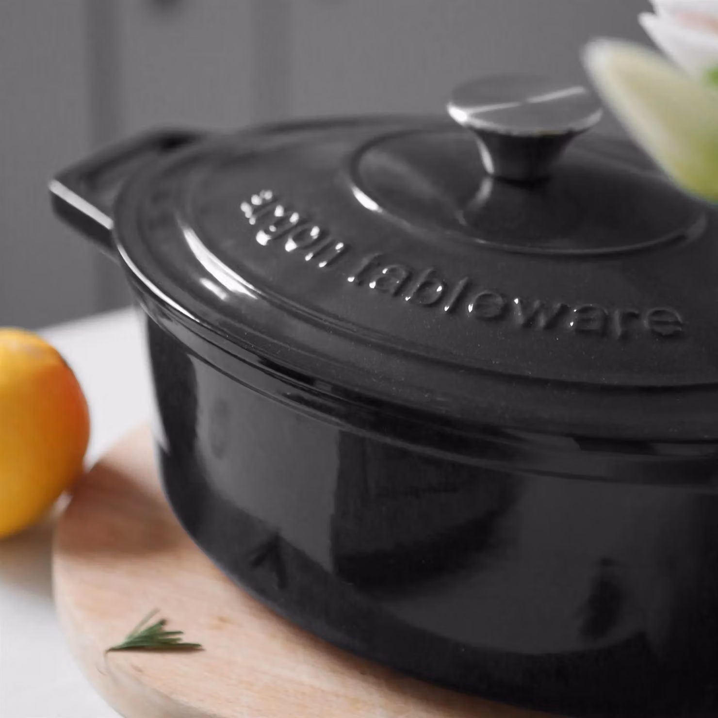 Argon Tableware 2x Black Oval Cast Iron Casserole Dishes with Self Basting Lids, 4.68L – 6
