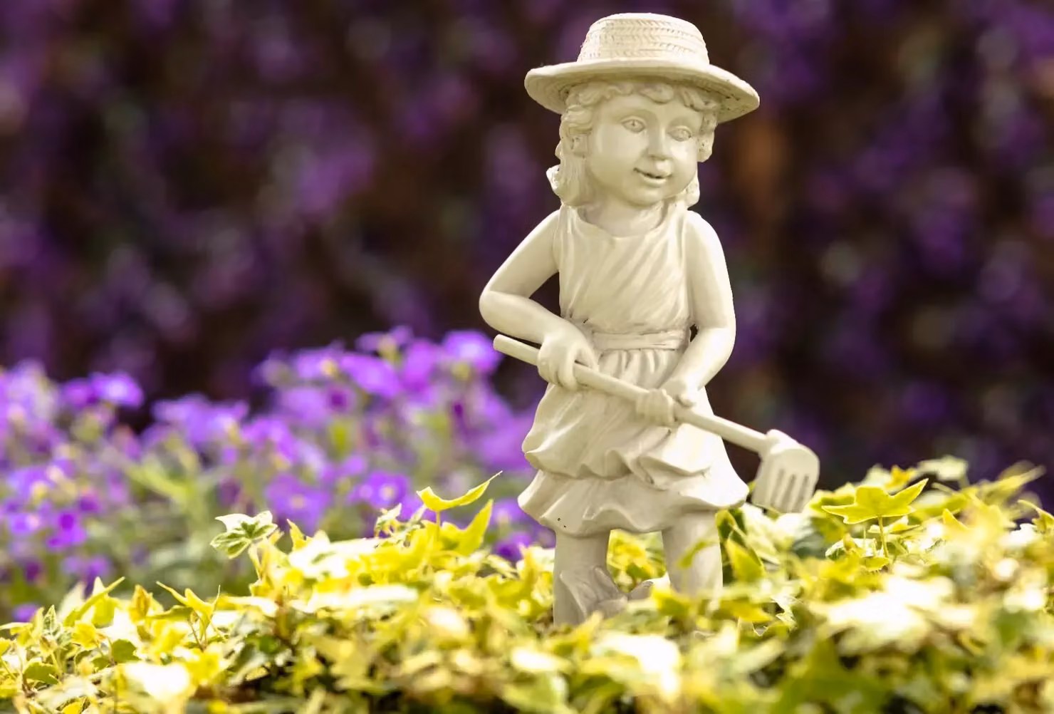 Marco Paul Gardening Kids Garden Resin Ornament in White – 2