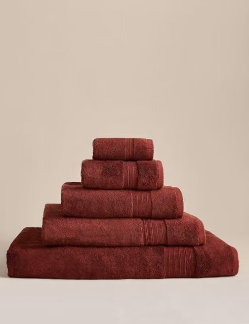 M&S Egyptian Cotton Fluffy Quick Drying Towel in Red