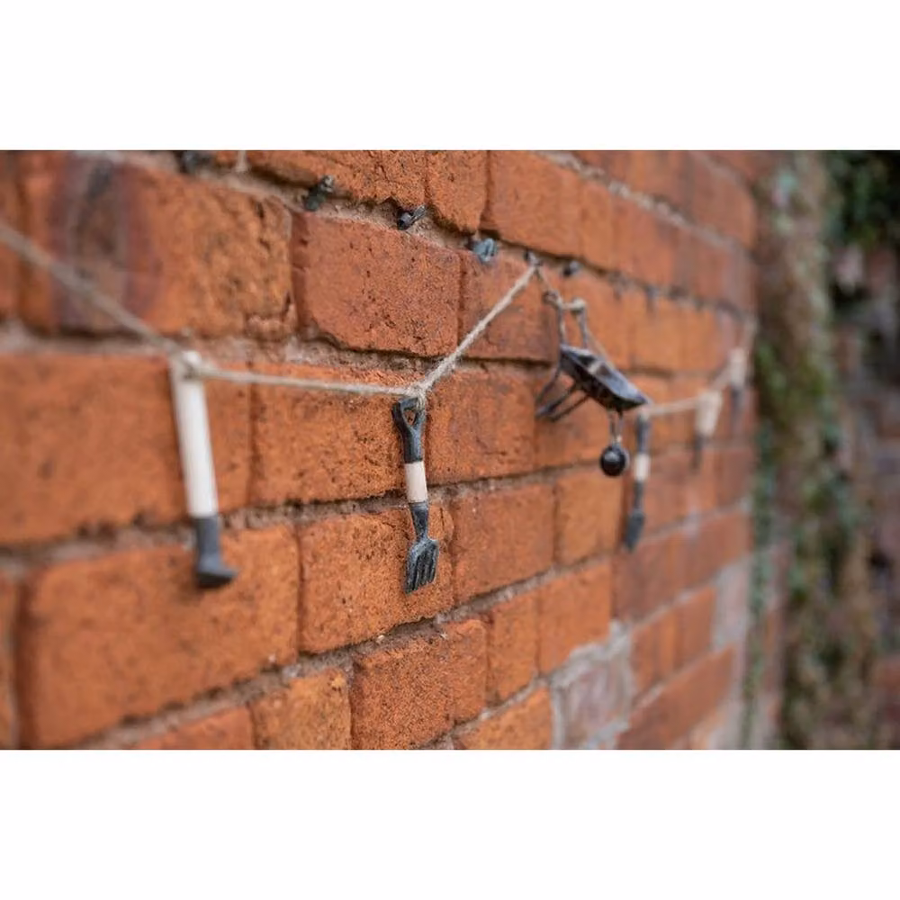 Jardinopia Decorative Handmade Garden Tool Garland Wheelbarrow in Brown – 2