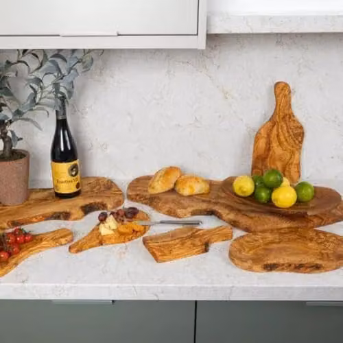 Verano Brown and Gold Olive Wood Rectangular Chopping, Carving and Serving Board with Handle, W: 50 cm, D: 20 cm – 1