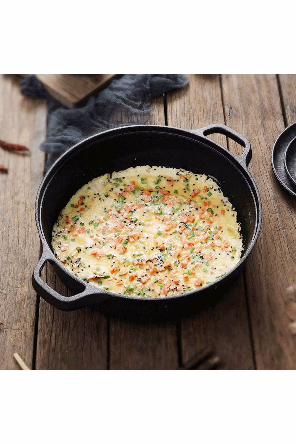 Living and Home Pre-Seasoned Round Cast Iron Casserole Braiser with Glass Lid, Black, Diameter: 30 cm – 3