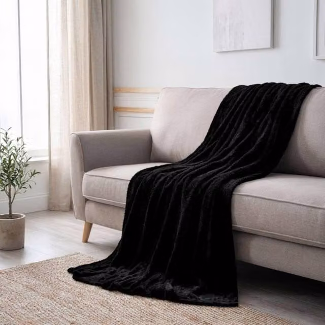 Garden Greatness Maison Ultra Soft Black Throw W/D/H: 150 x 125 x 125 cm