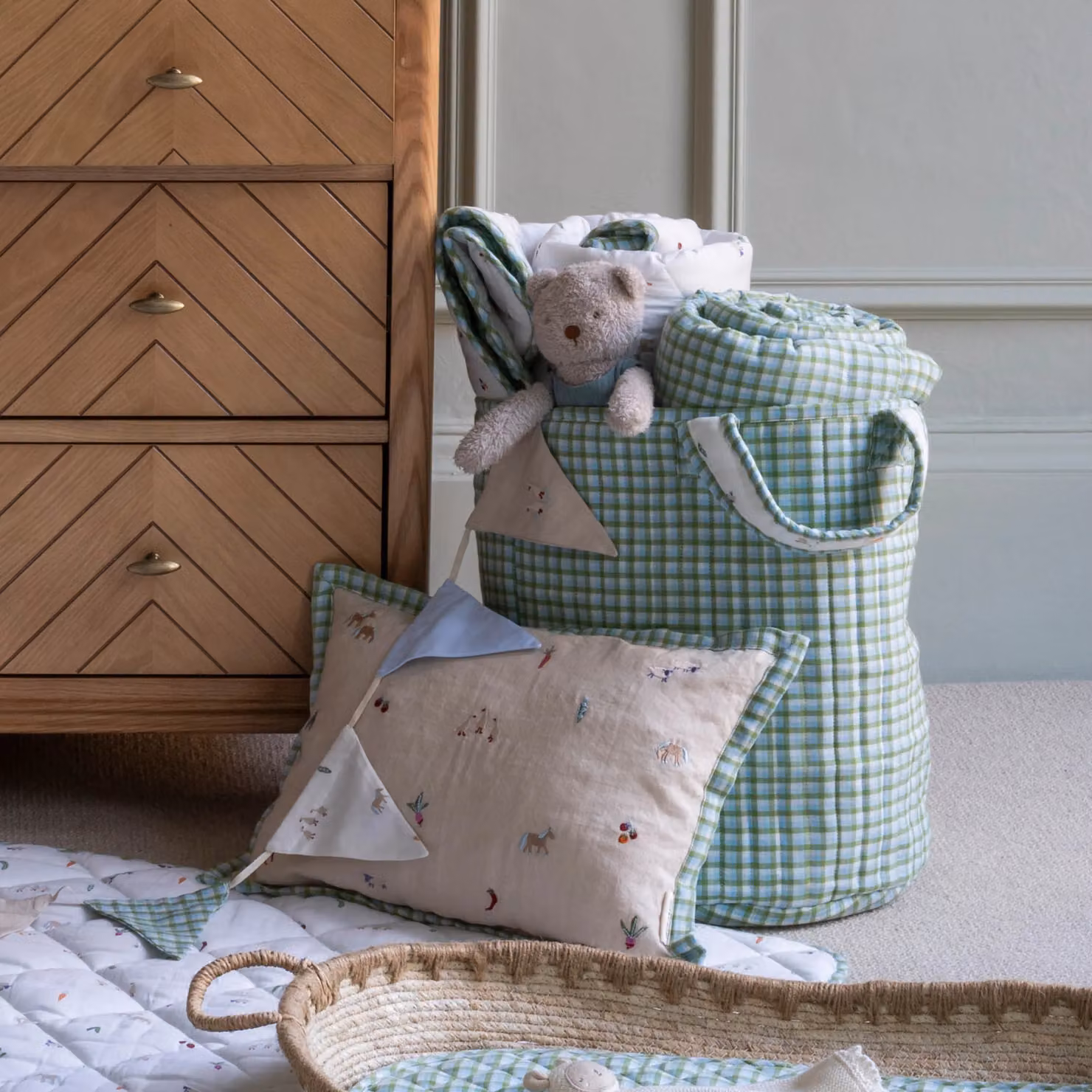 Avery Row Large Quilted Fabric Storage Basket with Handles in Green Greenhouse Gingham, W/D/H: 35 x 35 x 35 cm – 5