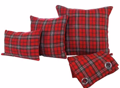 Homescapes Edward Tartan Check Cotton Cushion Cover in Red and Green, W/H: 50 x 30 cm – 3