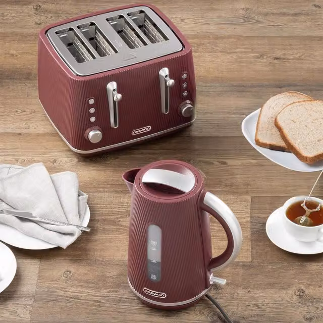 Daewoo Cascade Red 1.7L Fast-Boil Kettle and 4-Slice Toaster Set – 1