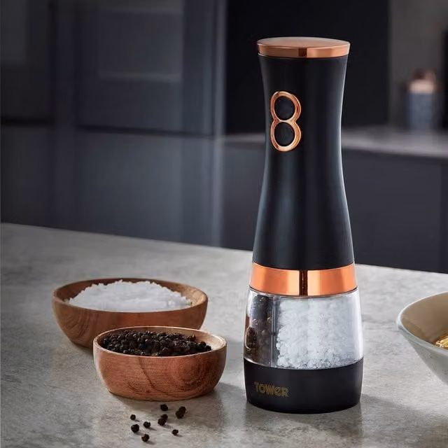 Tower Duo Battery Operated Salt and Pepper Mill Set in Black and Gold