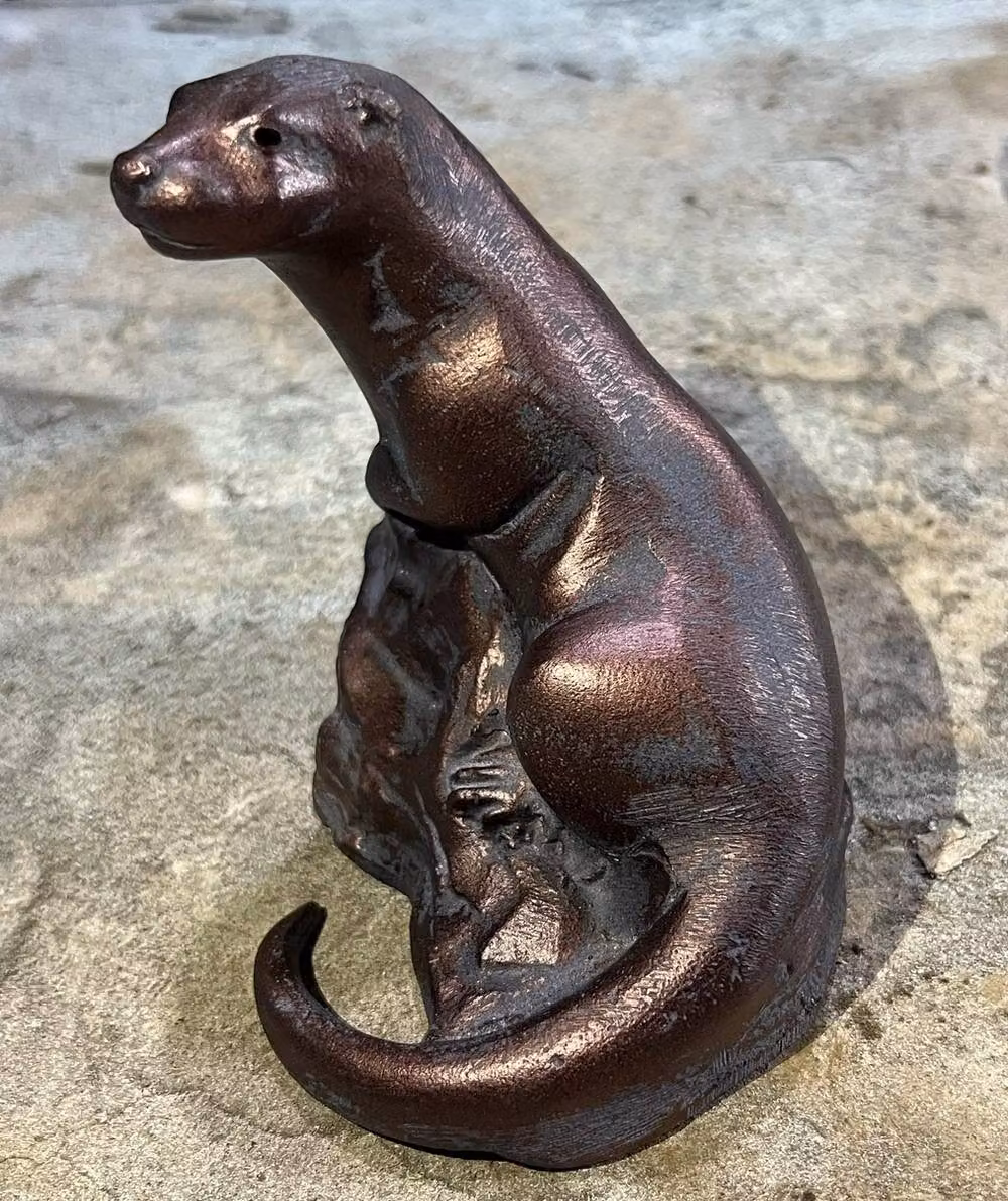 Inspirational Gifting Otter Sculpture Ornament Figurine in Bronze Metal, H 14 cm x W 12 cm x D 14 cm – 5