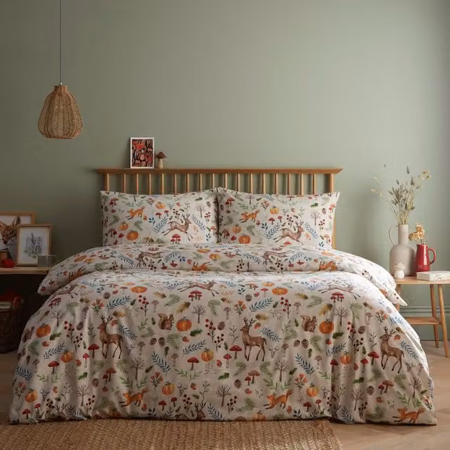 Portfolio Home Arden Animal Print Deer Duvet Cover and Pillowcase Set in Beige, King Size (Duvet Cover: 180 x 200 cm, Pillowcase: 50 x 75 cm)