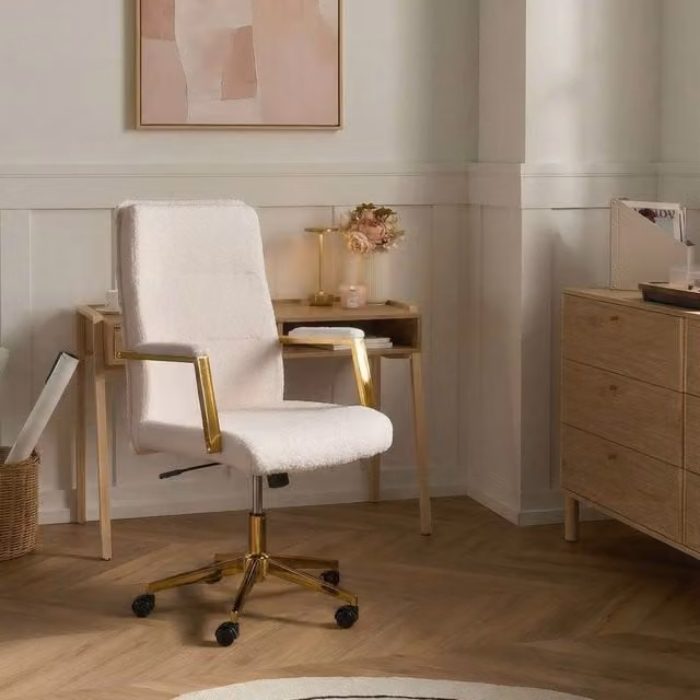Wyld and Coco Executive Office Chair in White Bouclé with Armrests and Swivel Function