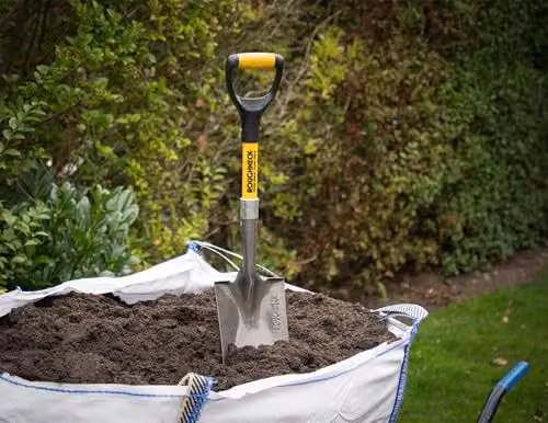 Roughneck Micro Shovel with Square Point Blade and Green Fibreglass Handle – 5