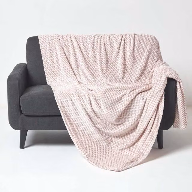 Homescapes Mora Faux Fur Velvet Throw in Pink and Beige, 160 cm