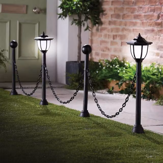 Coopers of Stortford Gainsborough 4-Piece Solar-Powered LED Lamp Post and Chain Garden Border Set in Black