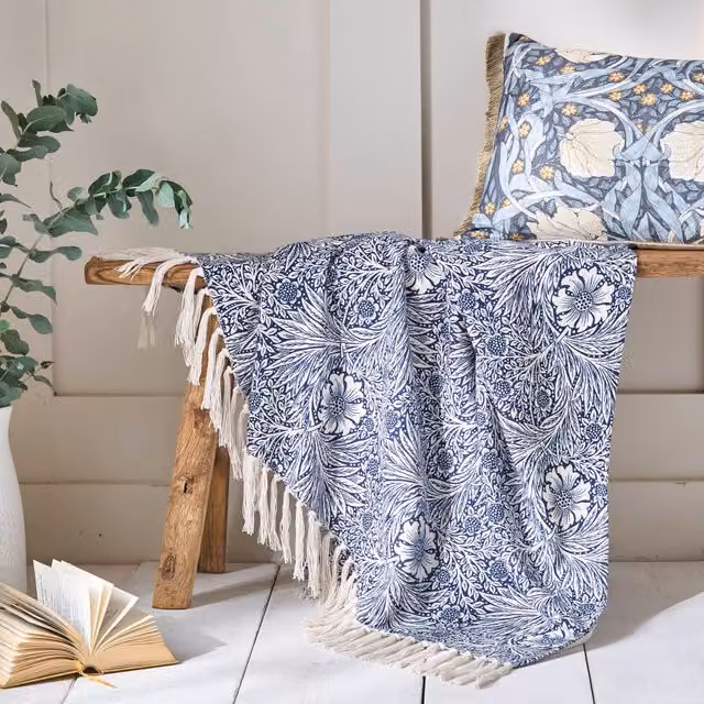 William Morris At Home Marigold Floral Cotton Throw with Fringes in Indigo Blue, W: 130 cm, L: 170 cm