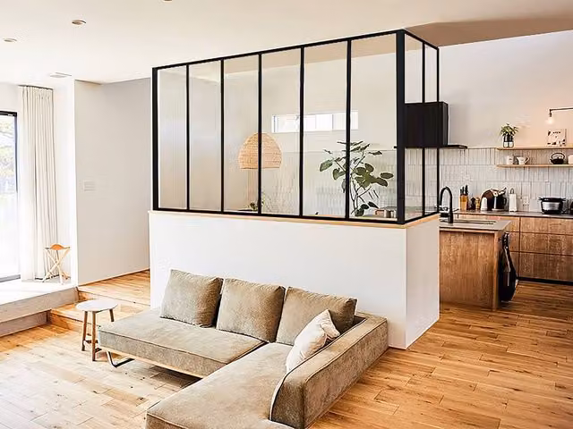 Vente-unique Corner Glass Partition in Black Power-Coated Aluminium, L 180 x W 60 x H 130 cm – 1