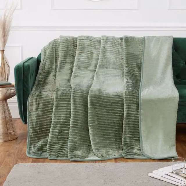 Rapport Home Ribbed Green Faux Fur Polyester Super Soft Cosy Throw