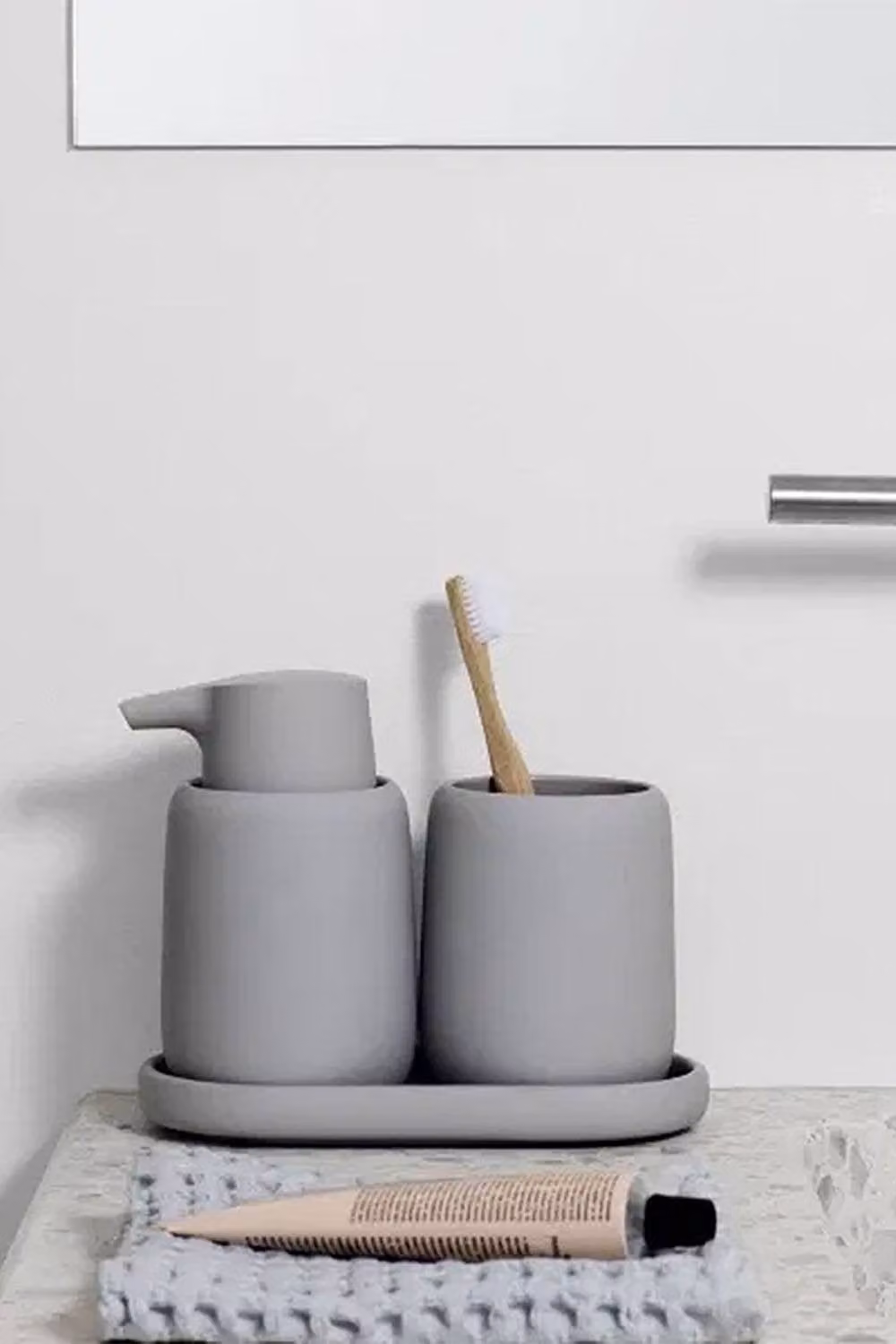 Blomus Sono Ceramic Toothbrush Tumbler, 300ml, Grey – 1