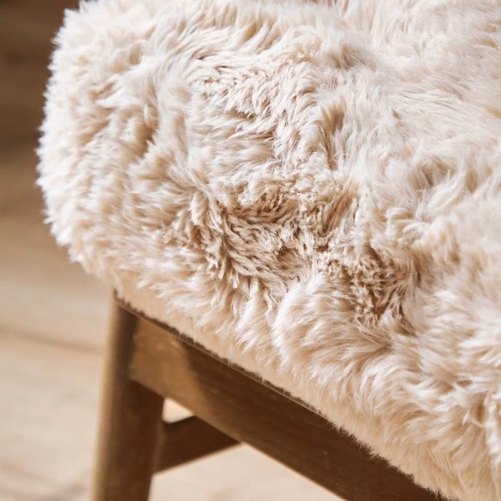 Voyage Maison Struan Oak Wood Lounge Chair with Armrests and Faux Fur – 4