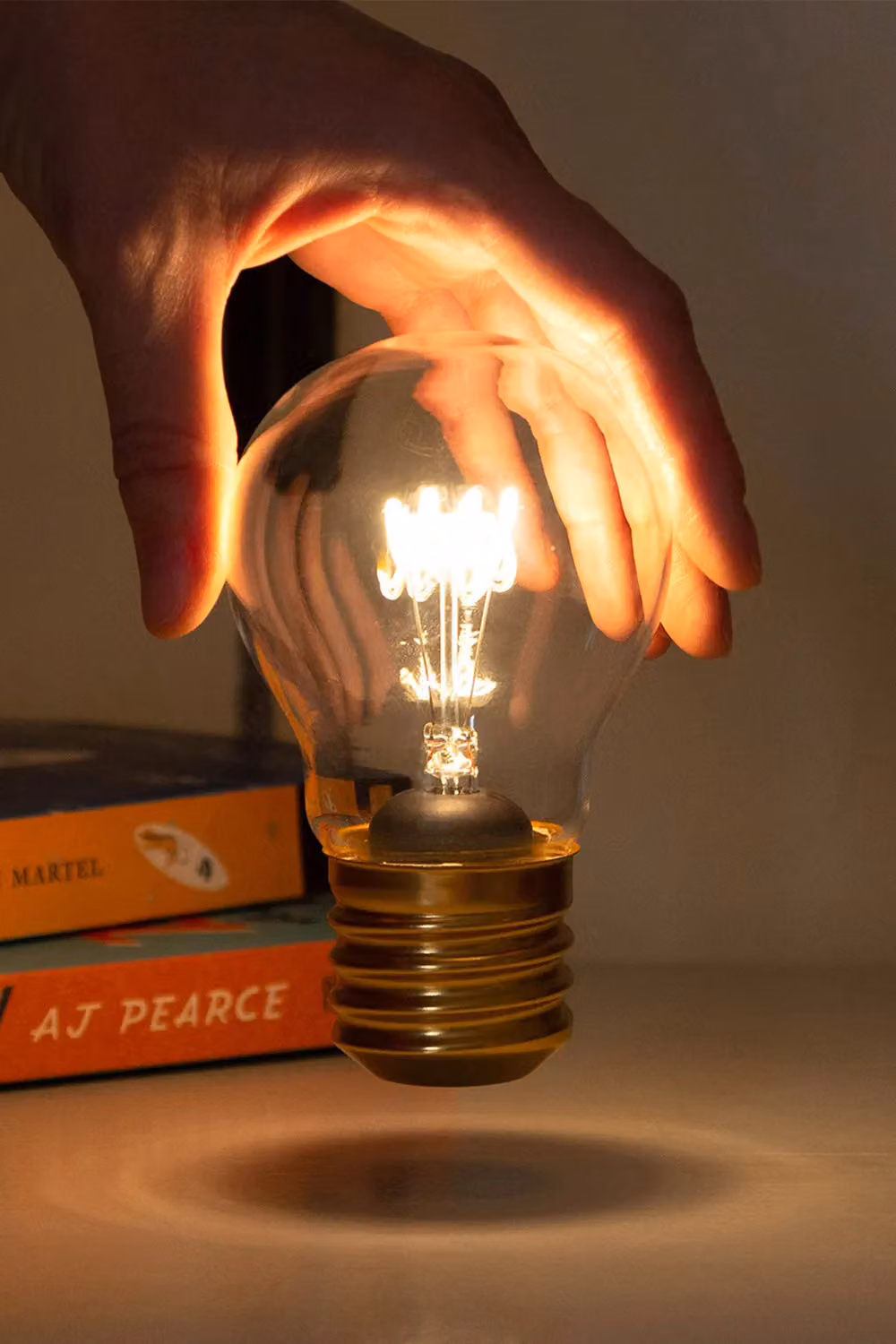 Suck UK Rechargeable Cordless LED Light Bulb Table Lamp in Yellow – 2