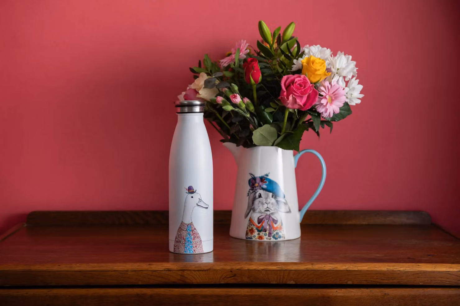 Mikasa Tipperleyhill Vacuum Insulated Stainless Steel Water Bottle with Duck Illustration, White and Multicolour, 500ml – 5
