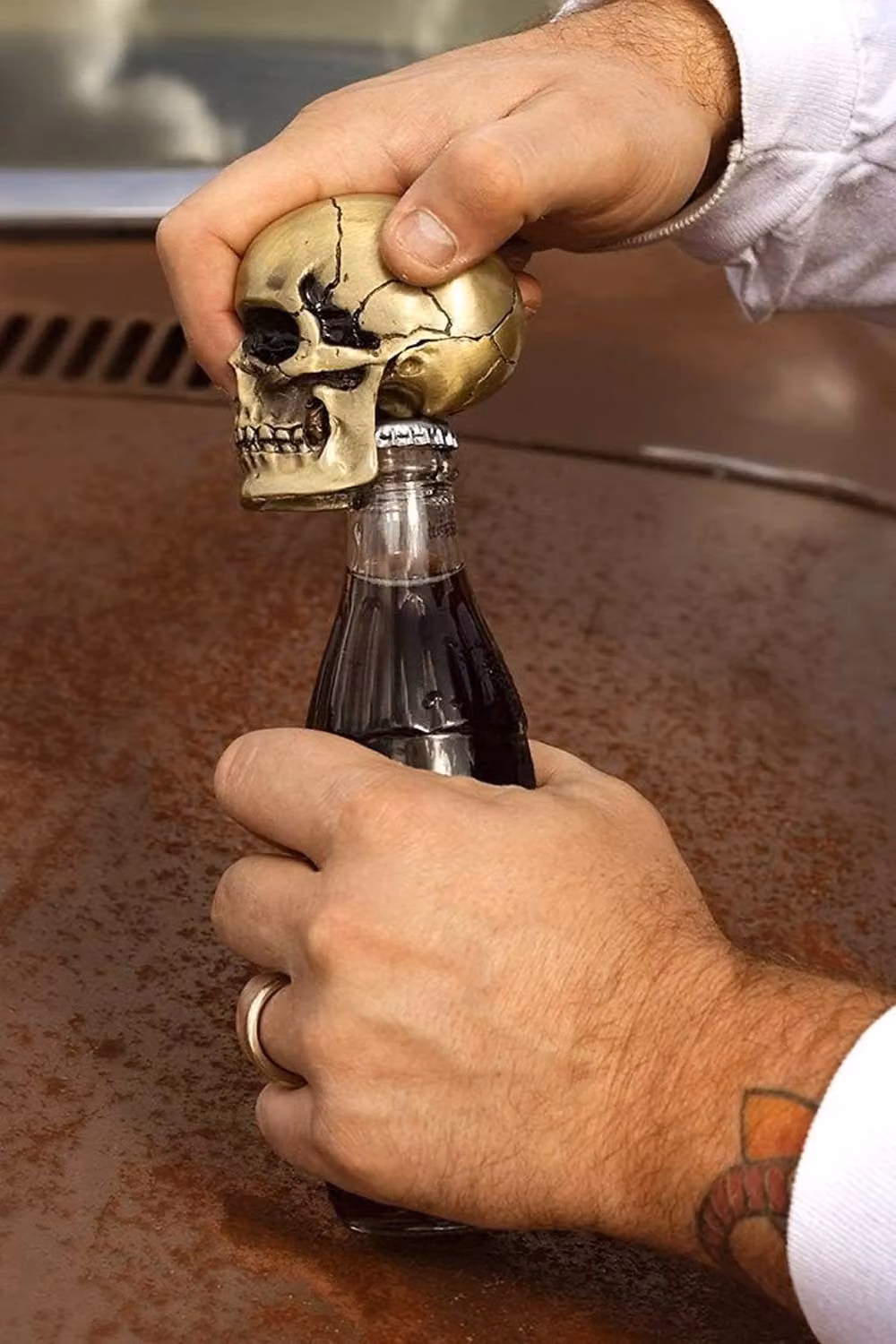 Suck UK Iron & Glory Skull Bottle Opener and Rock On Bottle Stopper Set in Gold – 3