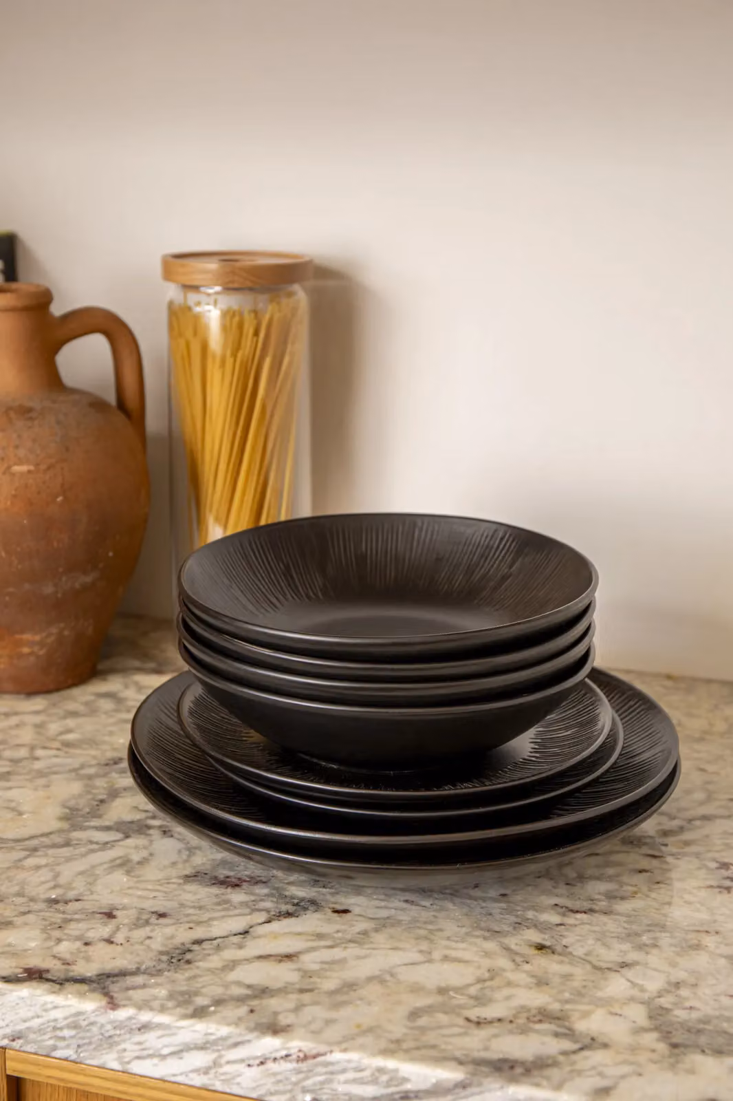 Mikasa Jardin Midnight 4-Piece Black Stoneware Pasta Bowl Set – 4