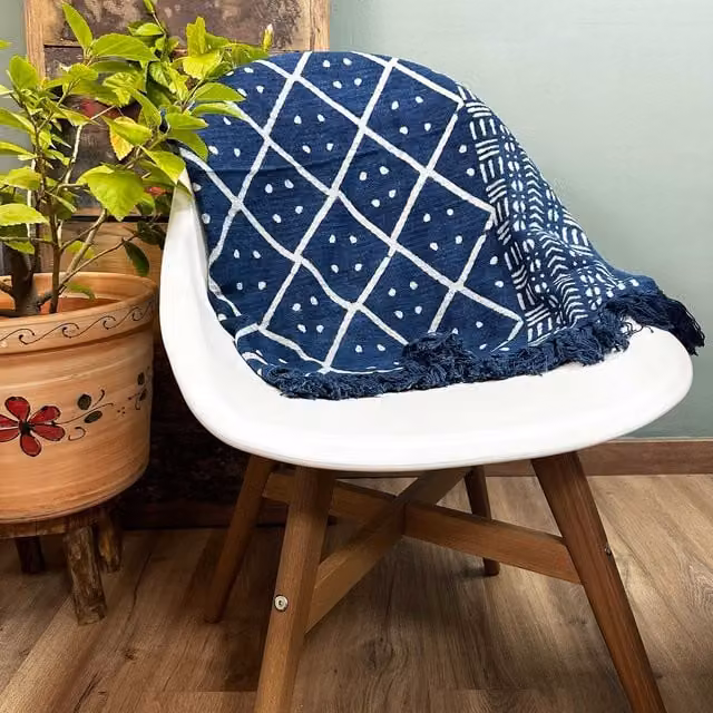 KDMD Handmade Indigo Geometric Throw in Midnight Heerak Blue, W: 170 cm, D: 120 cm – 1