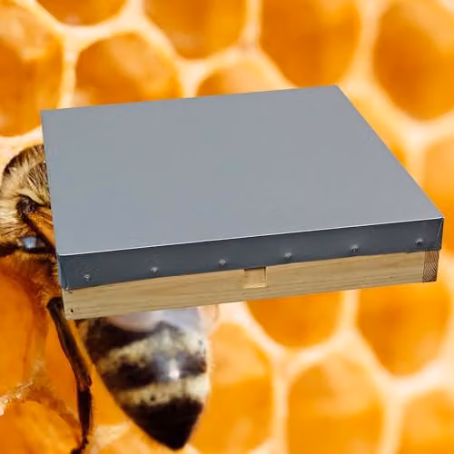 Actiasbee National Beehive Flat Roof Replacement Top in Brown Wood with Galvanised Steel Cover and Ventilation – 3