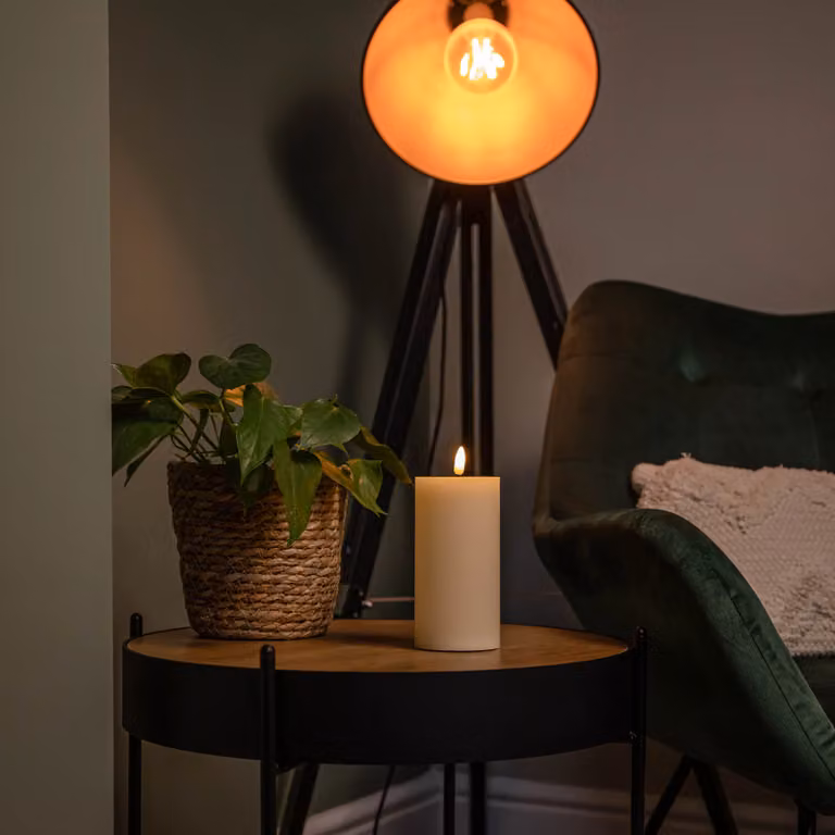 Samuel Alexander Cream Wax Melted Pool Effect LED Pillar Candle with Timer Function and Flicker Effect, Warm White, H 15 cm x W 7.5 cm x D 7.5 cm