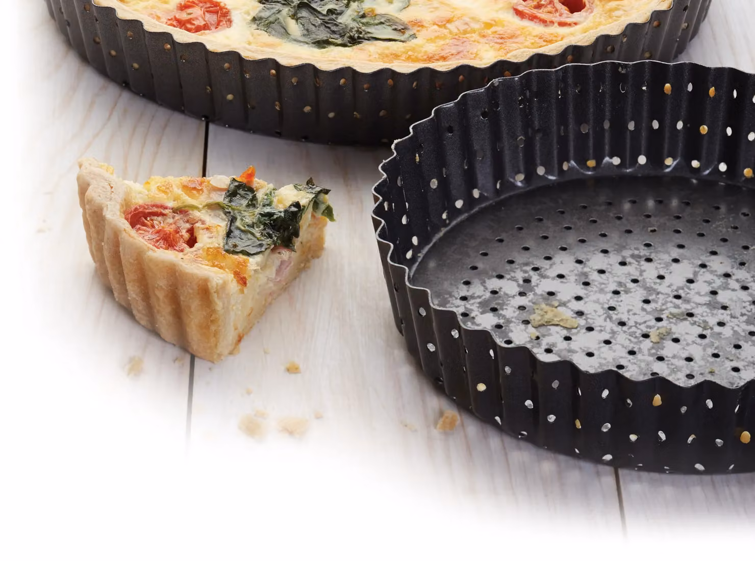 MasterClass Non-stick Round Fluted Tart Tin, Black, Diameter: 30 cm – 5