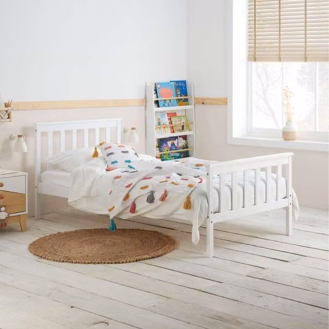 Birlea Oxford White Solid Wood Pine Bedstead W/D/H: 90 x 200 cm