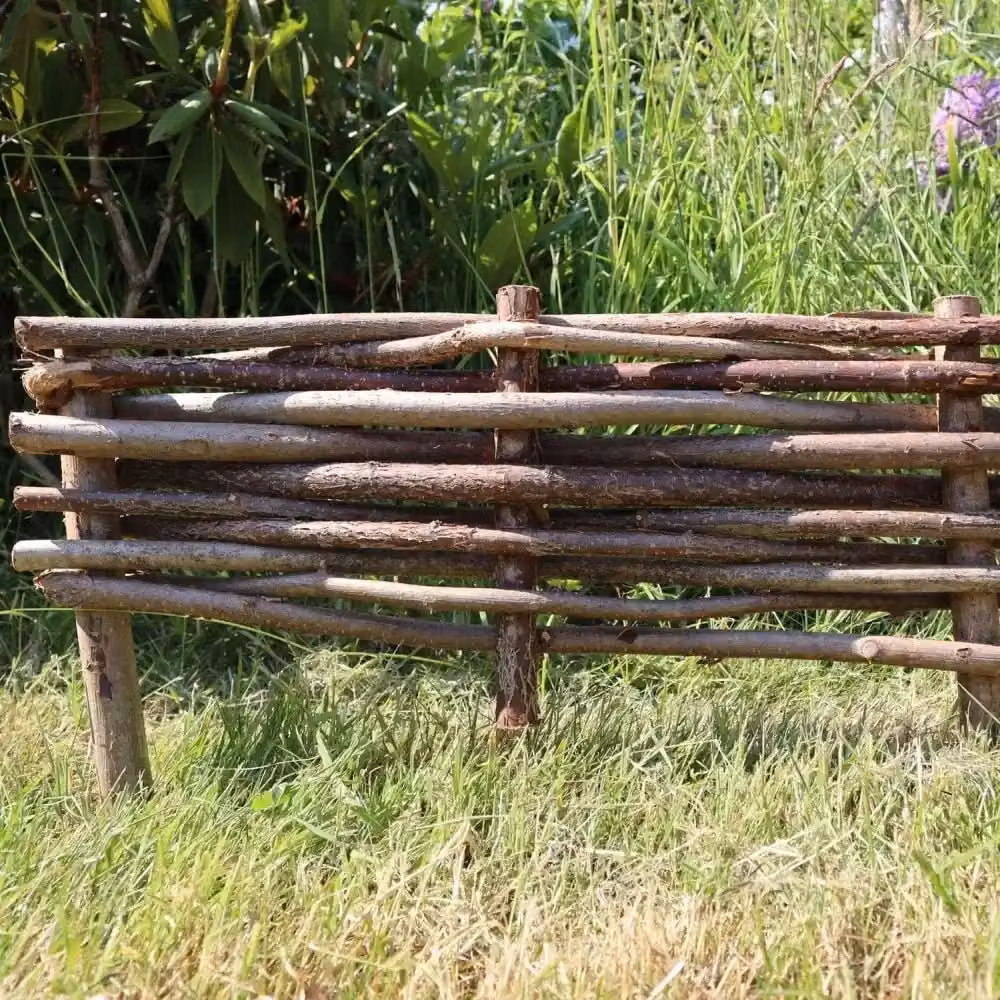 Woven Wood Hazel Hurdle Lawn Edging, 8m (8 Pieces), Height: 22 cm, Natural Brown – 3