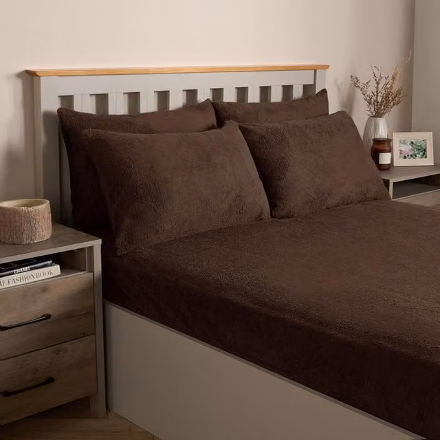 Brentfords Pack of 4 Brown Teddy Fleece Pillowcases, W: 50 cm x L: 75 cm