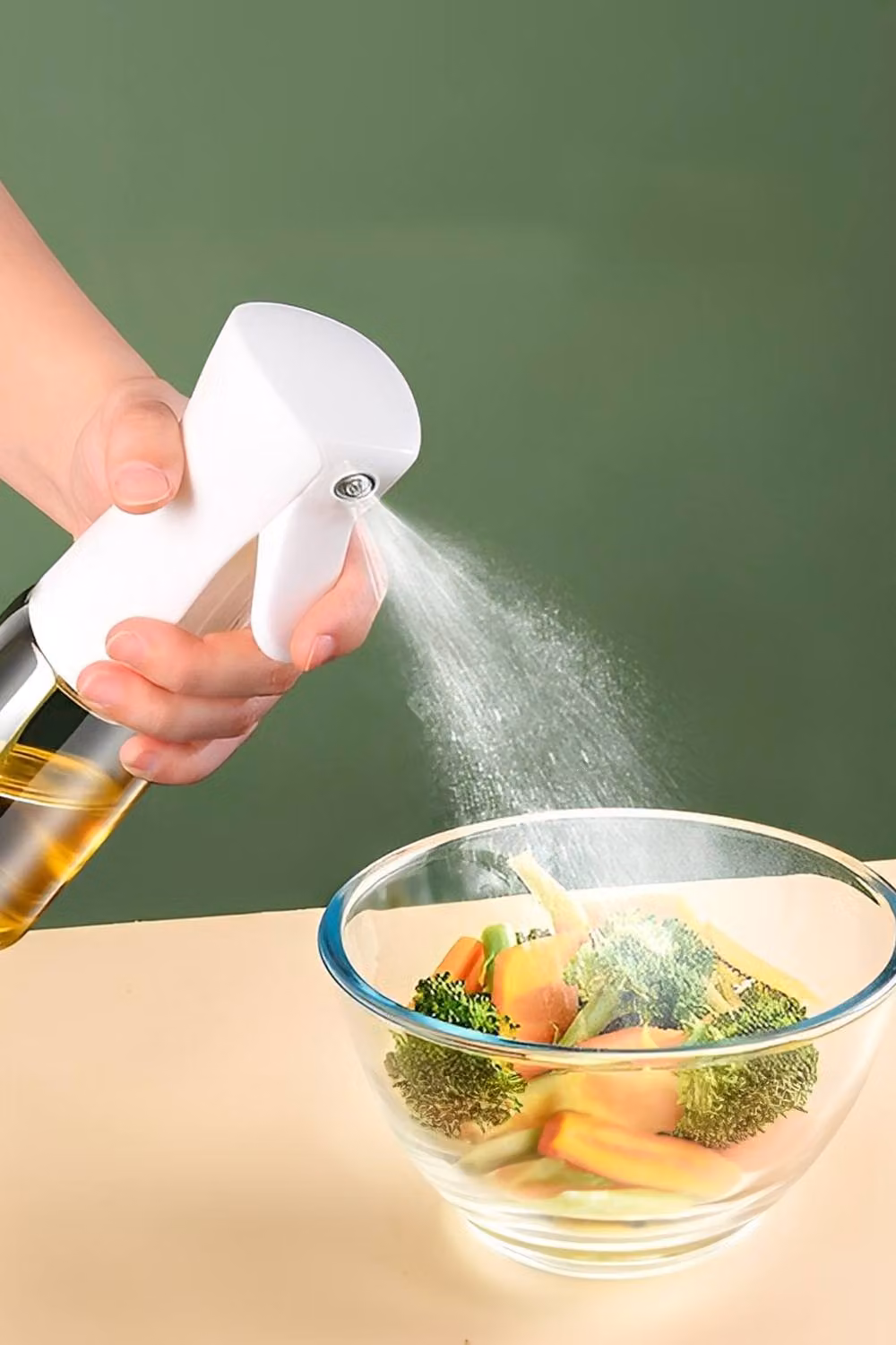 Living and Home Premium Leakproof Glass Oil Sprayer, White, 300 ml – 3