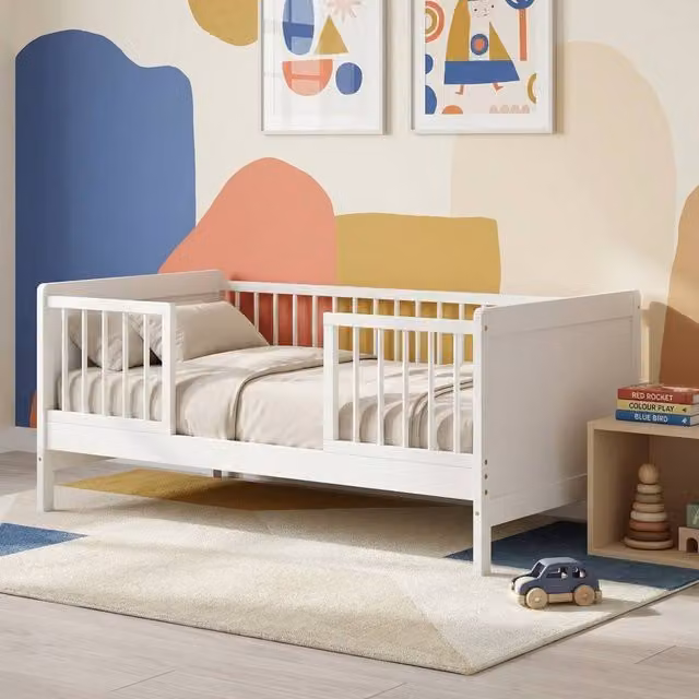 Nöa and Nani Anni Toddler Bed in White Lacquered Solid Wood