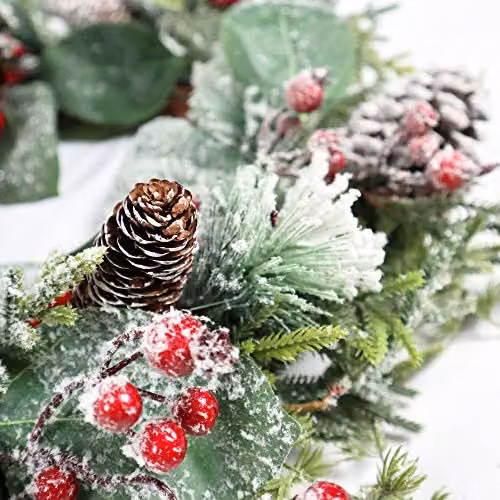 Shatchi Frosty Green Christmas Wreath with Mixed Leaves and Flowers, Diameter: 60 cm – 4