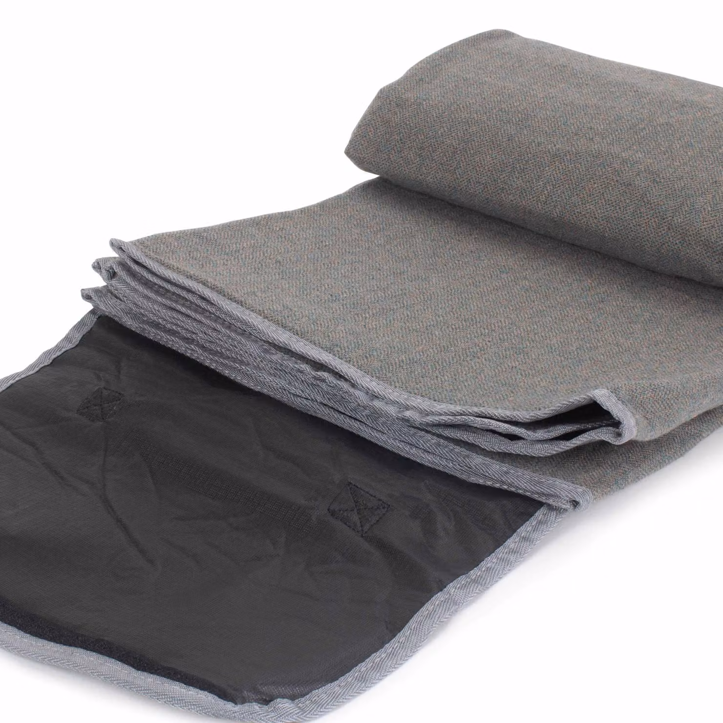 Red Hamper Grey Tweed Picnic Blanket with Waterproof Underside and Carry Bag – 3