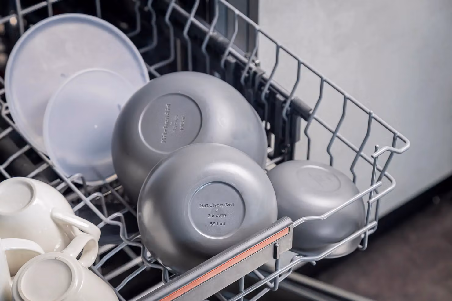KitchenAid 4pc Nestable Meal Prep Bowls Set with Snap Lids in Grey – 3