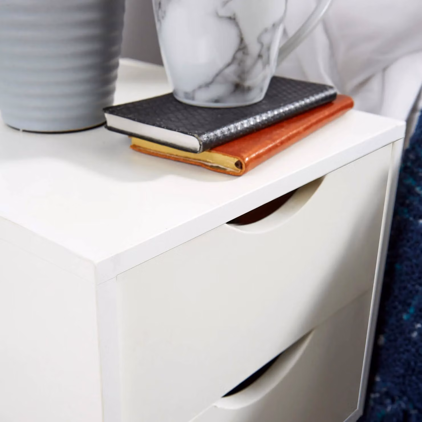 Home Source Modern 2 Drawer Bedside Cabinet in White with Wooden Legs W/D/H: 30 x 30 x 45 cm – 4