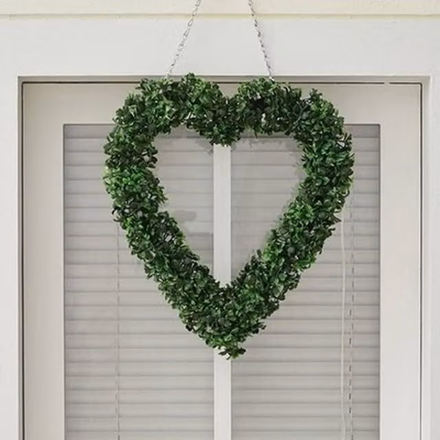 NESTLUNE Artificial Green Boxwood Topiary Heart Hanging Wreath, W/D/H: 100 x 15 x 15 cm
