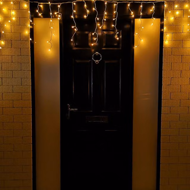 Samuel Alexander 1000 Vintage Gold LED Frosted Icicle Christmas Lights with Timer for Indoor and Outdoor Use, 25m