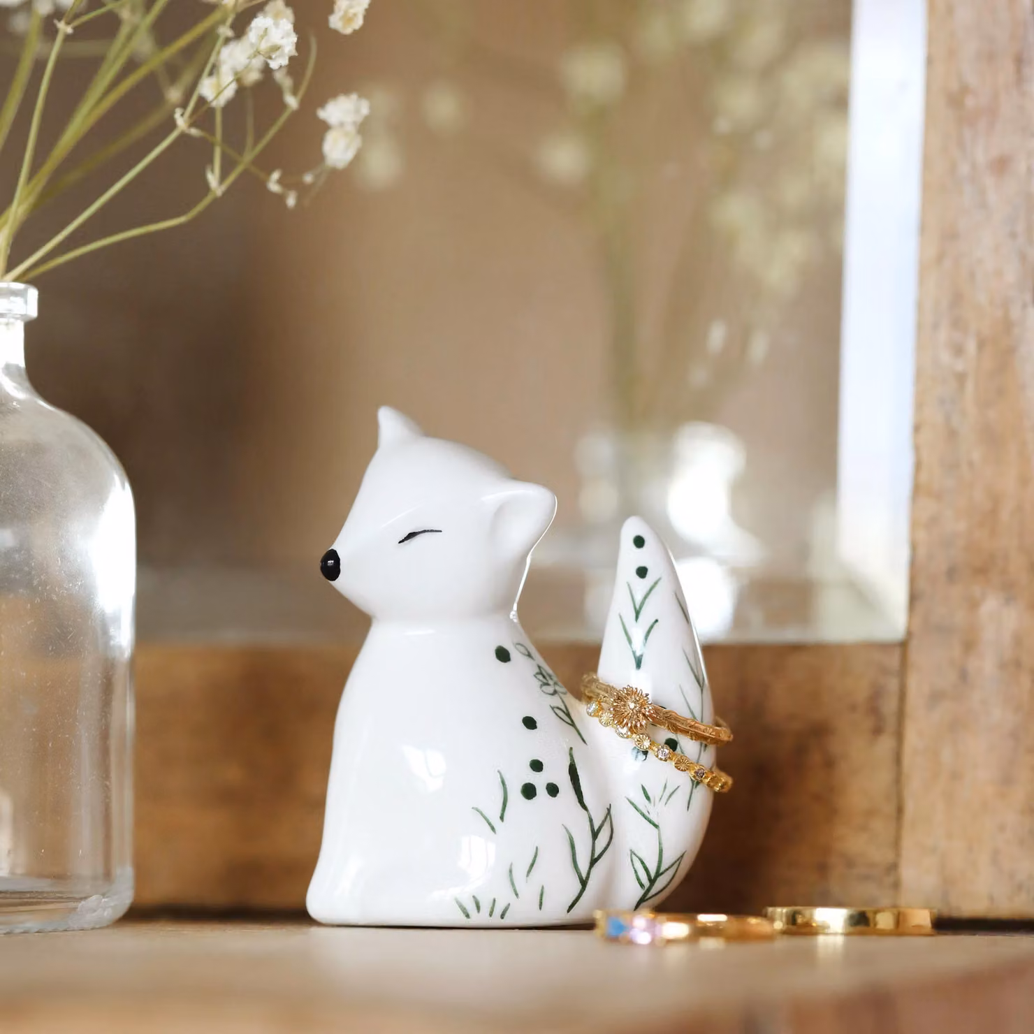 Lisa Angel White and Green Floral Ceramic Tabletop Ring Holder – 2