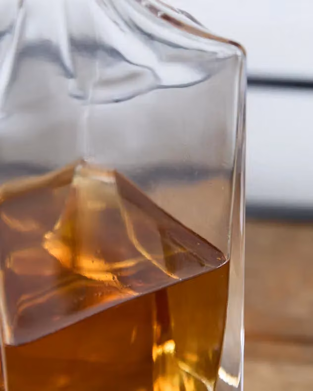 Dibor Traditional Large Square Glass Decanter Carafe with Flat Top Stopper, Transparent, 900ml – 3
