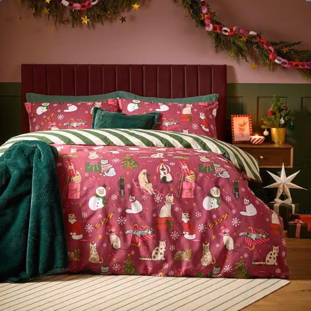 Furn Feline Reversible Christmas Striped Duvet Cover Set in Red, W/D/H: 180 x 200 cm – 1