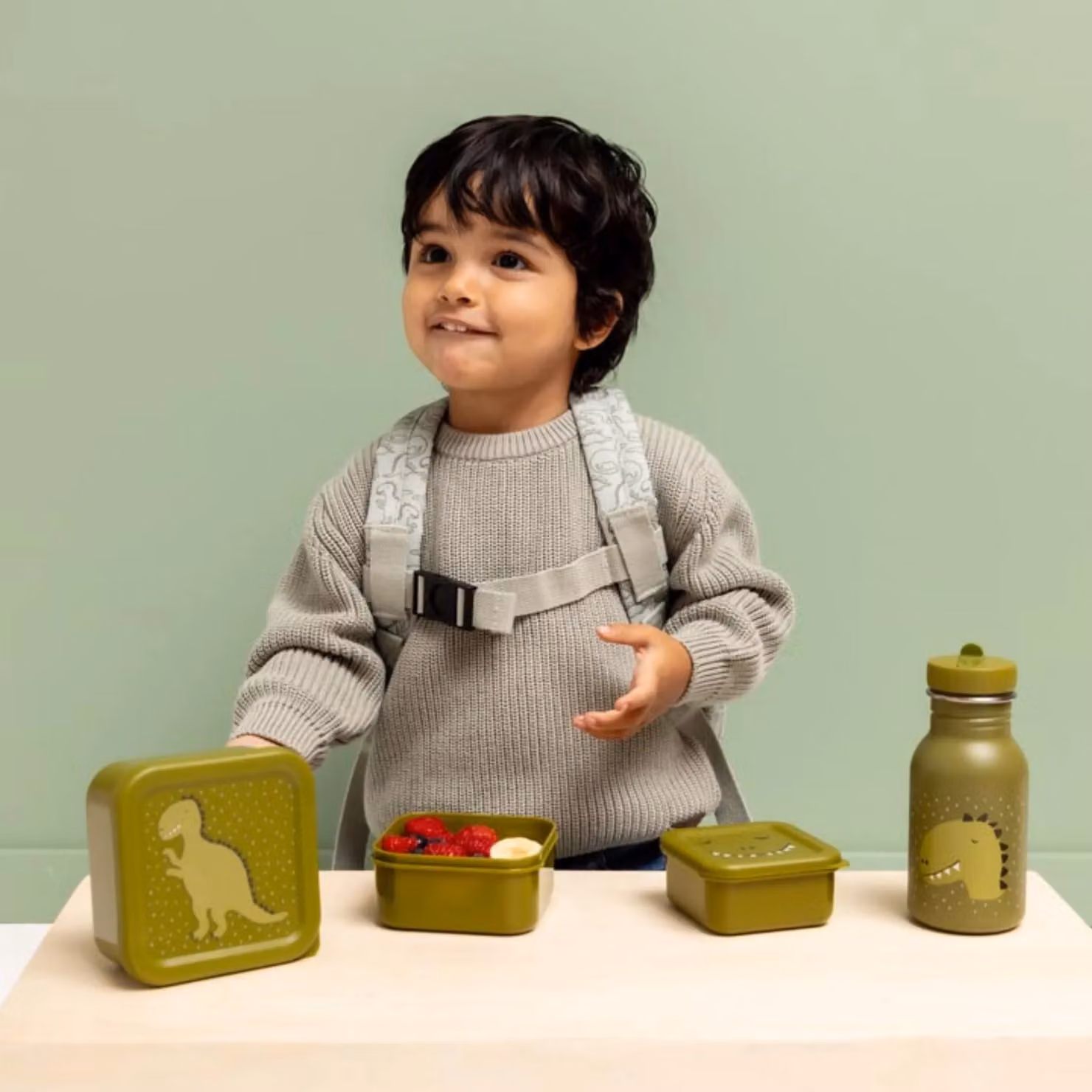 Trixie Mr. Dino Nesting Snackboxes in Green, Stackable and Dishwasher Safe Plastic Snackboxes with Snap Lids – 3