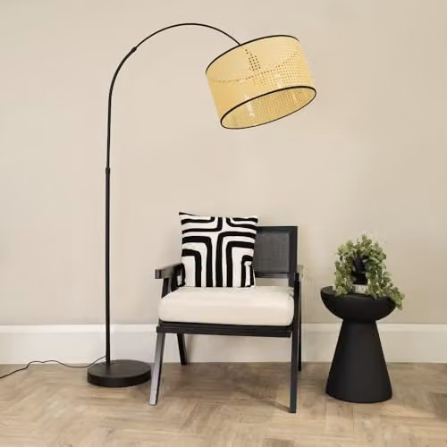 ValueLights Louis Black Metal Arched Floor Lamp with Rattan Shade – 2