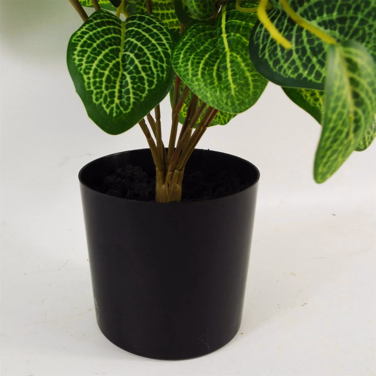 Leaf Design UK Realistic Potted Artificial Pothos Plant in Green and Black, Height: 40 cm – 5